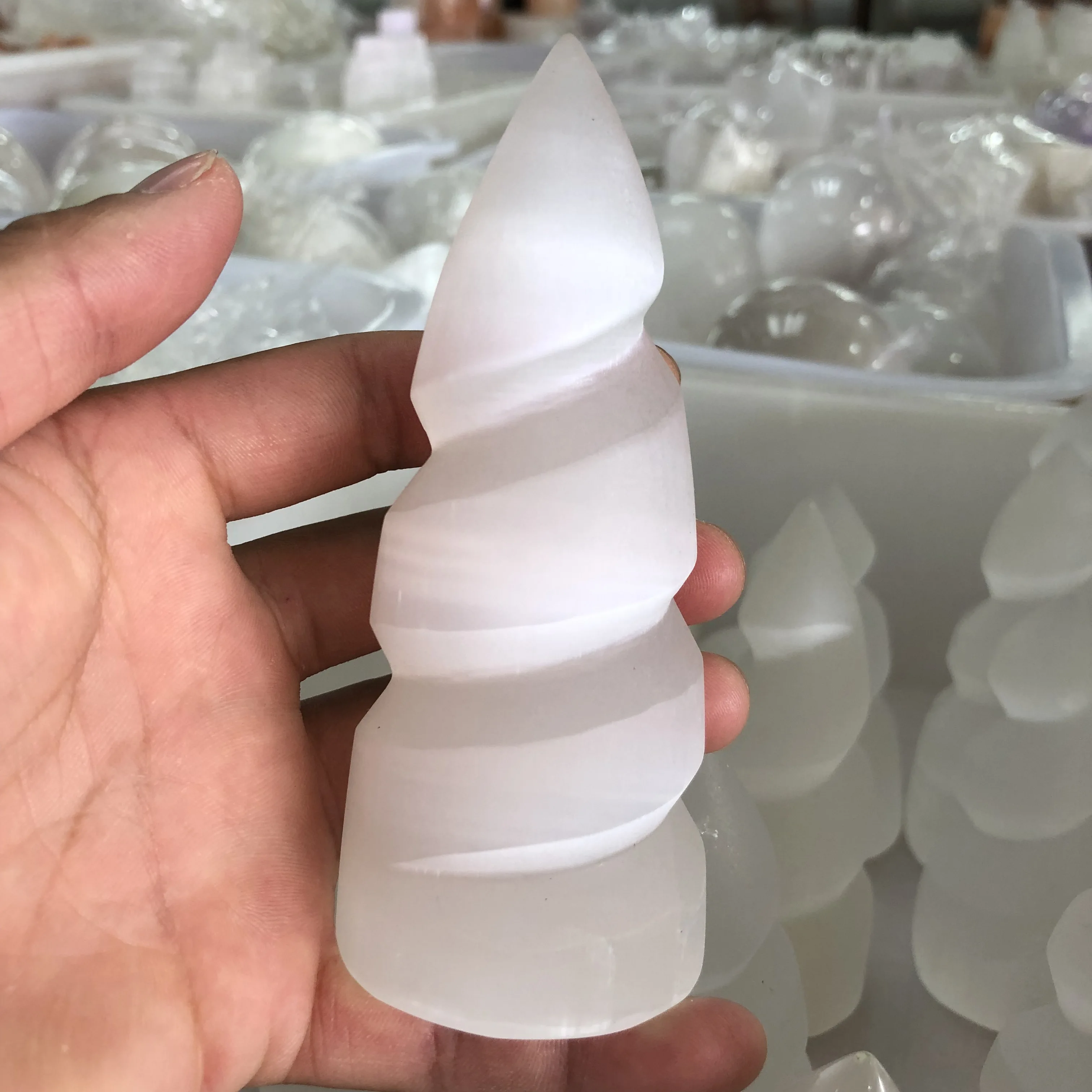 Бревна Vara Gesso selenito de cresstal Cura Varinha de Massagem Espiral Polido Limpar 10 см