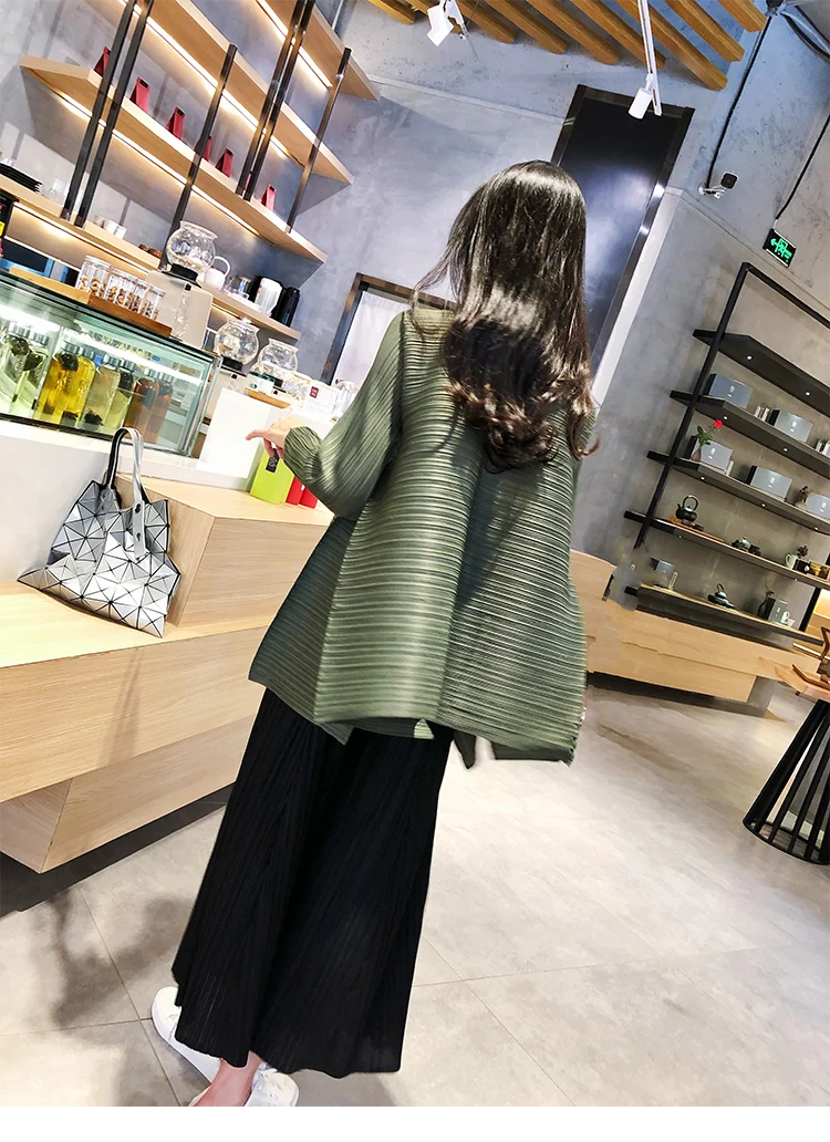 Miyake плиссированная рубашка Женский Ранняя осень кардиган мода дикая короткая куртка Женское пальто