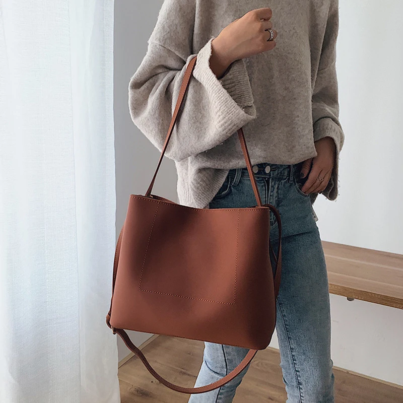 

Casual Large Capacity Totes Designer Handbags Luxury Matte Leather Female Shoulder Messenger Bag Big Buckets Bag Lady Purse 2020