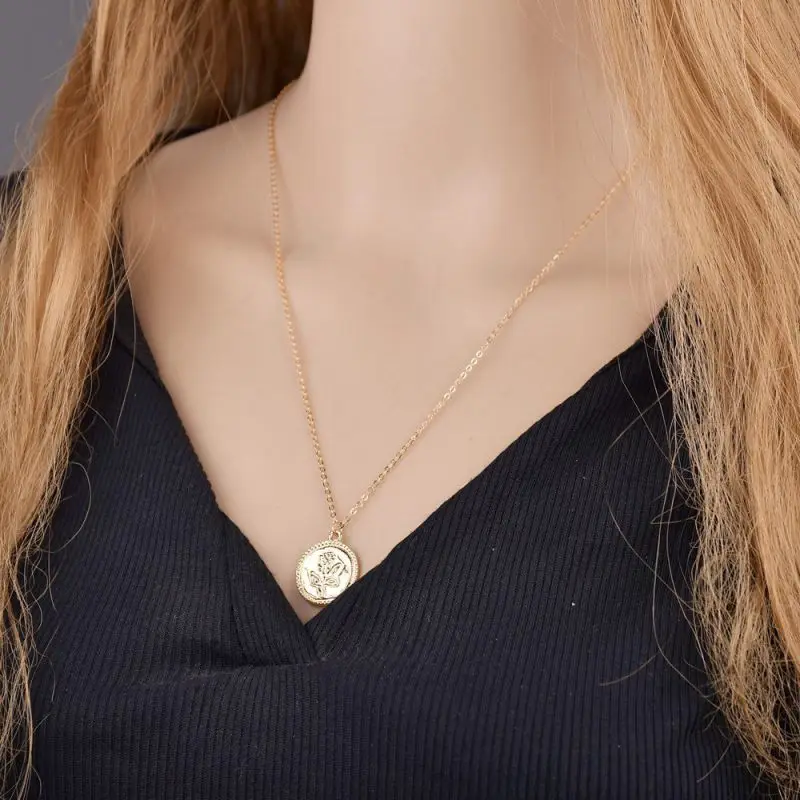 

Fashion Pendant Necklace Creative Simple Retro Single Layer Rose Sweater Chain Gold Suspension Pendants Accessory