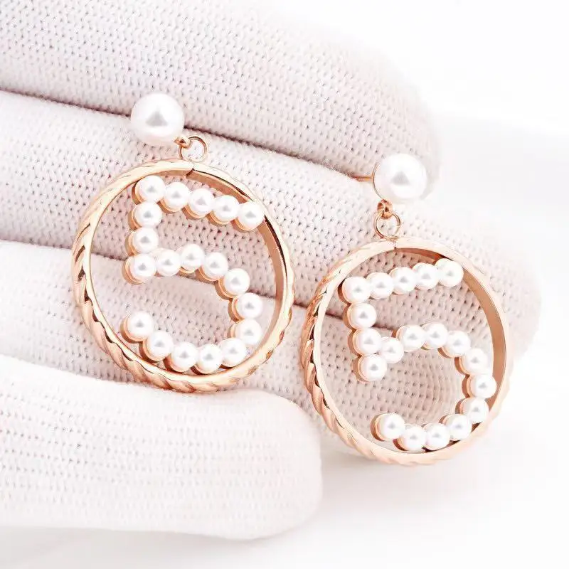 

2019 New Fashion Luxury Number 5 Stud Earrings for Women Simple Simulated Pearl Round Circle Earrings Brand Jewelry Brincos