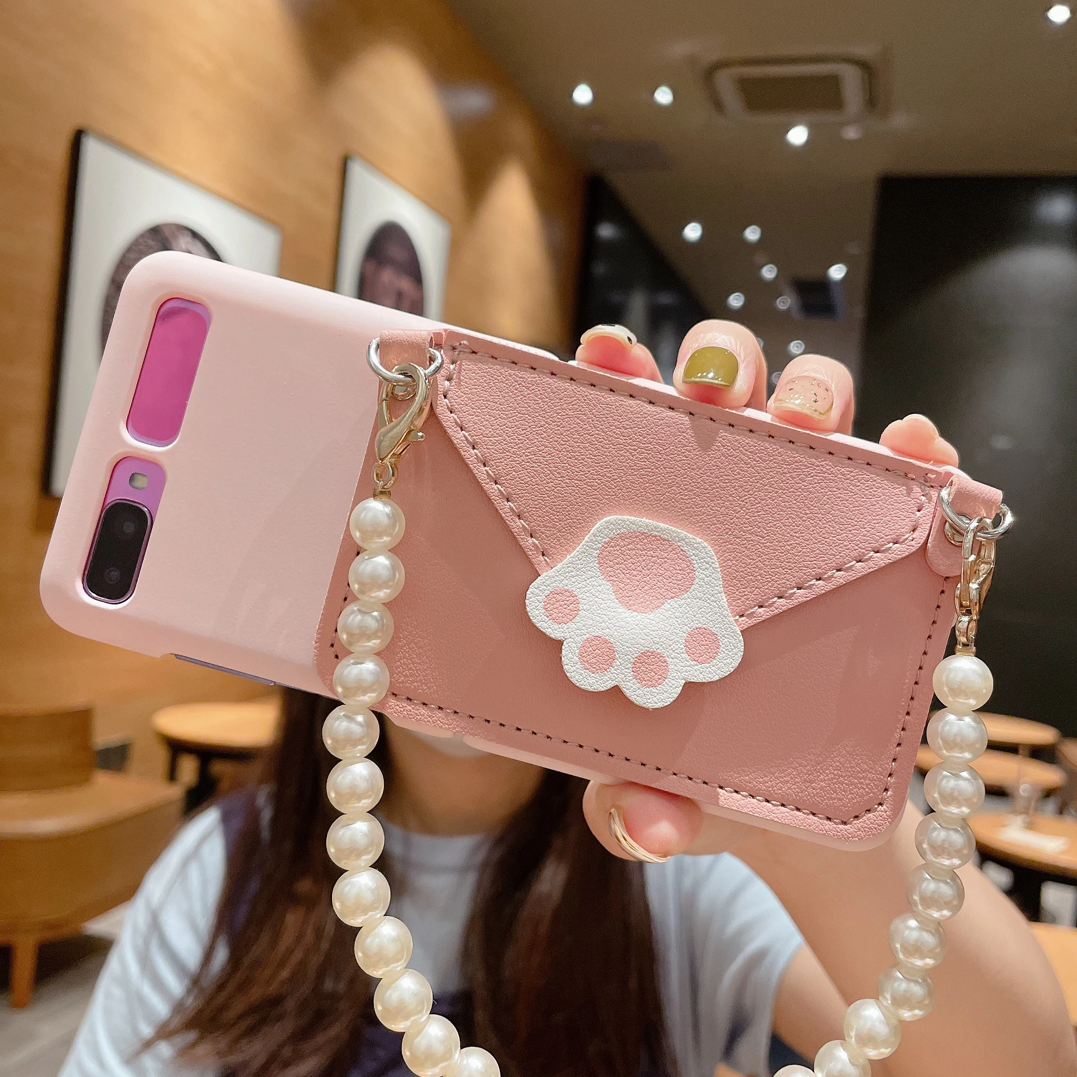 

Fashion Cute DIY Cat Paw Card Bag Handbag Case Cover With Portable Pearl Hand Chain For Samsung Galaxy Z Flip 4G 5 4 3 5G