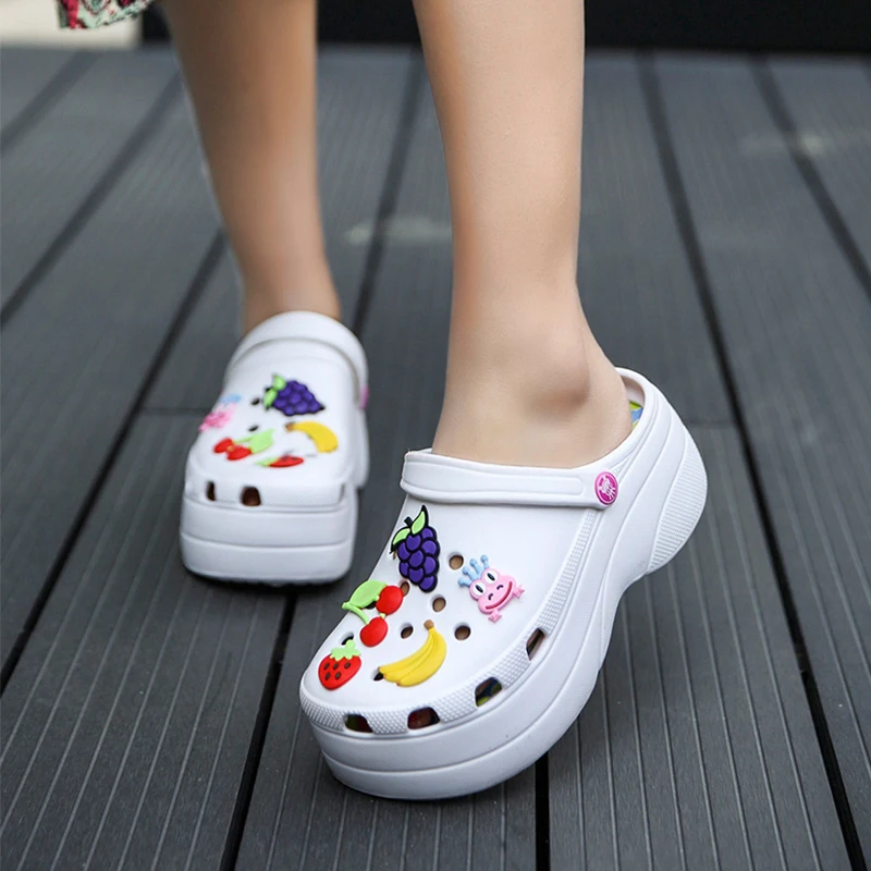 

Summer Women Croc Clogs Platform Garden Sandals Cartoon Fruit Slippers Slip On For Girl Beach Shoes Fashion Slides Outdoor