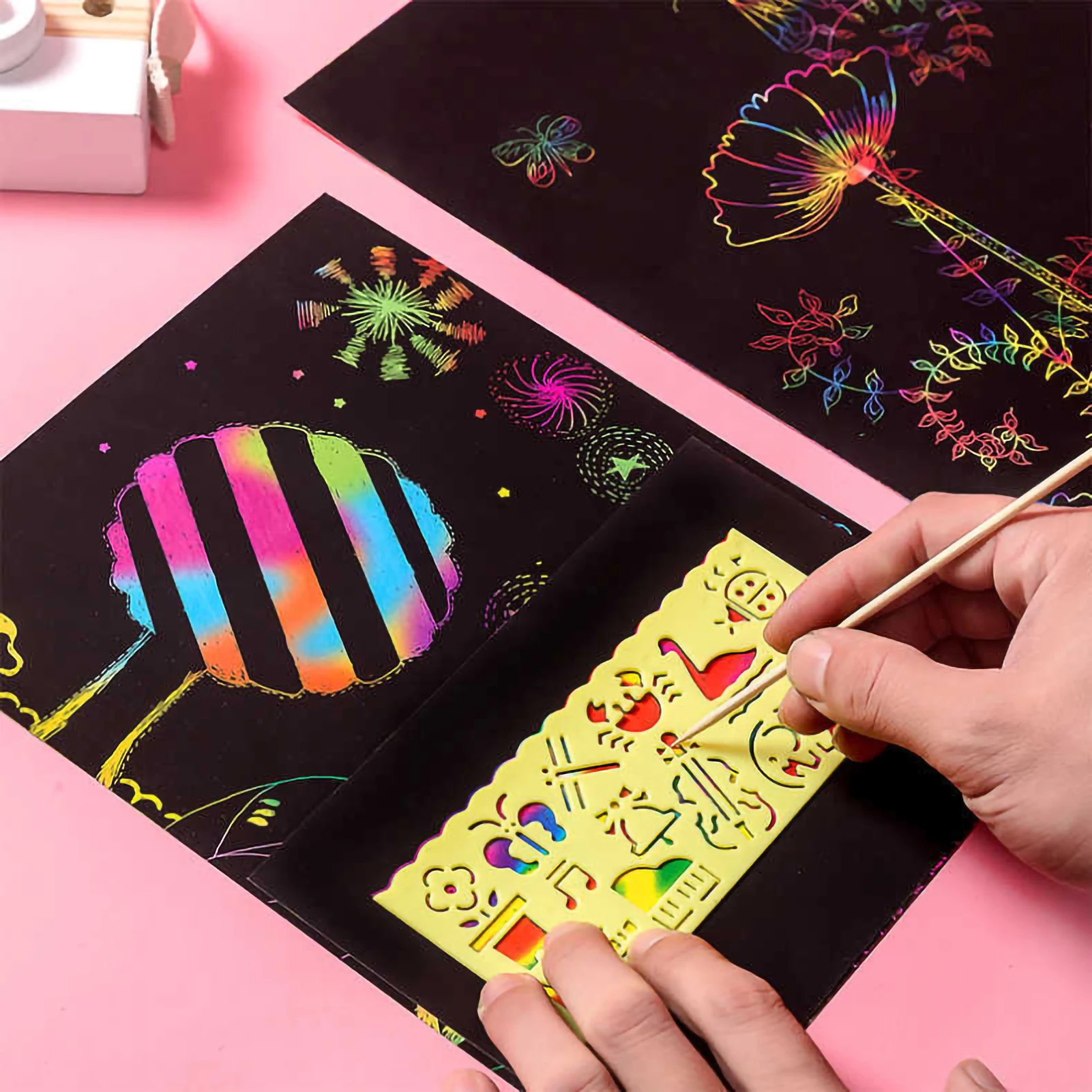 Scratch Paper Art Set Rainbow Magi c Scratch Paper 50 pezzi per bambini  Black Scratch it Off Art Crafts kit note Boards 5 legno