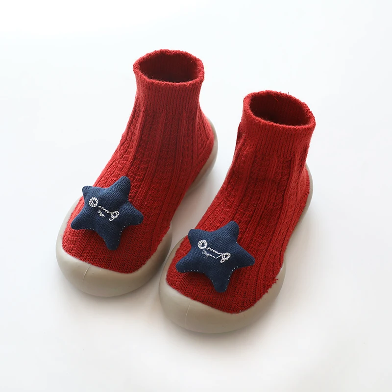 Новые детские носки обувь с резиновой подошвой для девочек и мальчиков, детские Нескользящие носки-тапочки с рисунком для малышей, носки для новорожденных весна, осень, зима - Цвет: Красный
