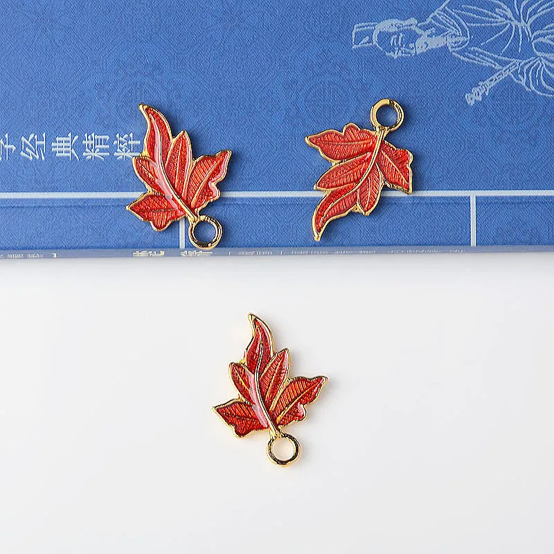 

10pcs Dripping Oil Retro Style Red Maple Leaf Alloy Jewelry Accessories for Jewelry Making Necklace Keychain Pendant Material