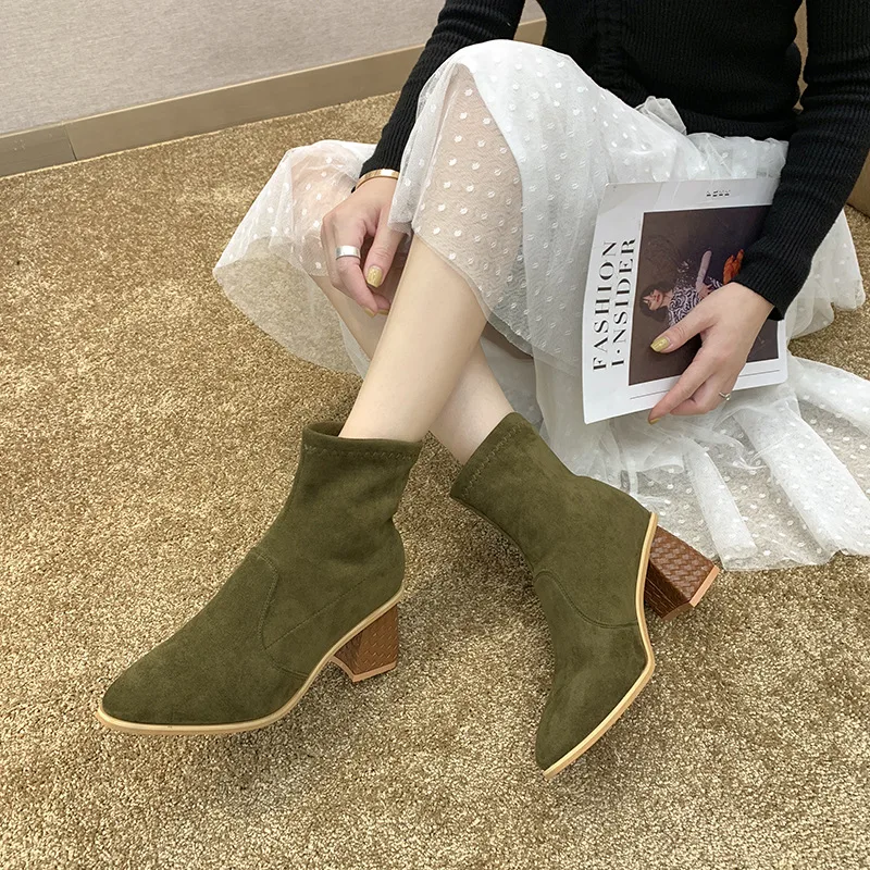 

2019 New Style Autumn And Winter Boots Martin Boots Women's Tennis Red Short Boots Chunky Heel Stretch Boots Semi-high Heeled Sq