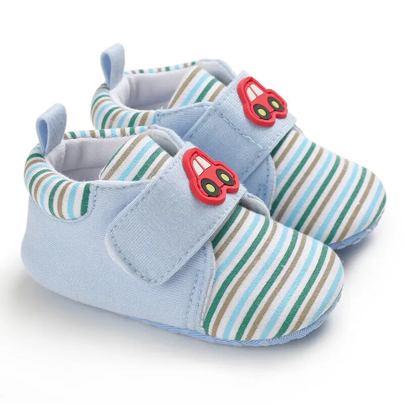 Красивая одежда для маленьких мальчиков Демисезонный Теплые Носки с рисунком машинки, мягкая подошва хлопок кроватки обувь для прогулок; обувь для младенцев - Цвет: Небесно-голубой