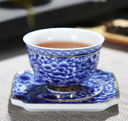Маленькая чайная чашка с блюдцем цветок синий и белый фарфор чайная чаша Цзиндэчжэнь керамическая чайная чашка кунг-фу кофейная пивная винная кружка - Цвет: A