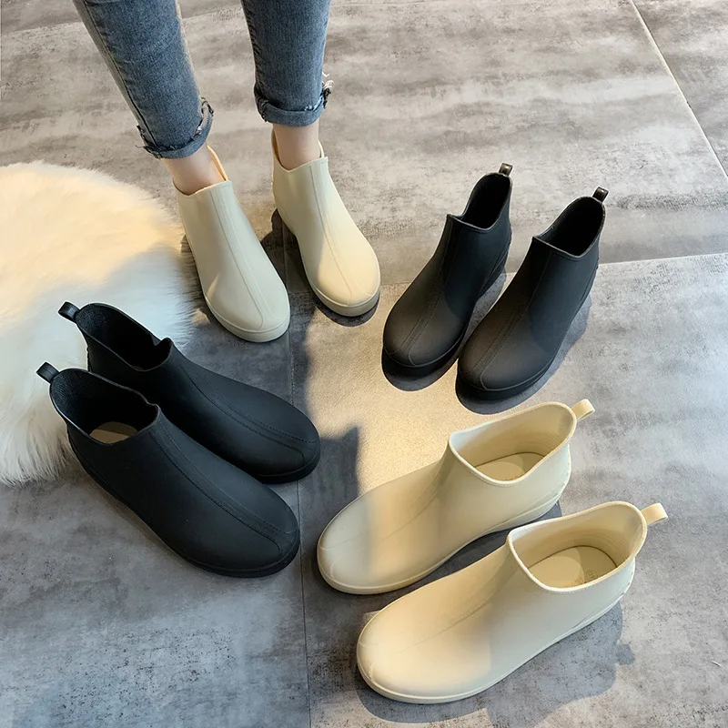 

Women's Solid Rain Boots Outdoor Short Tube Rain Boots Warm Velvet Water Shoes Low-top Water Boots Anti-skid Waterproof Shoes