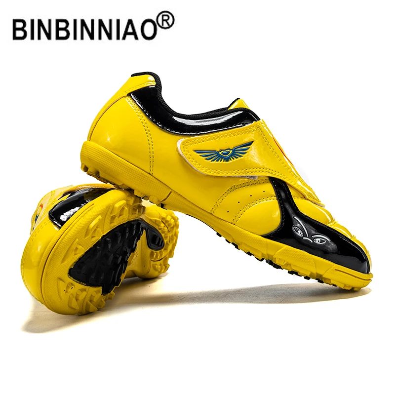 

BINBINNIAO Size 28-39 Children TF Soccer Shoes Football Boots Kids Boys Trainers Sneakers Cleats Training tennis shoes Lace-free