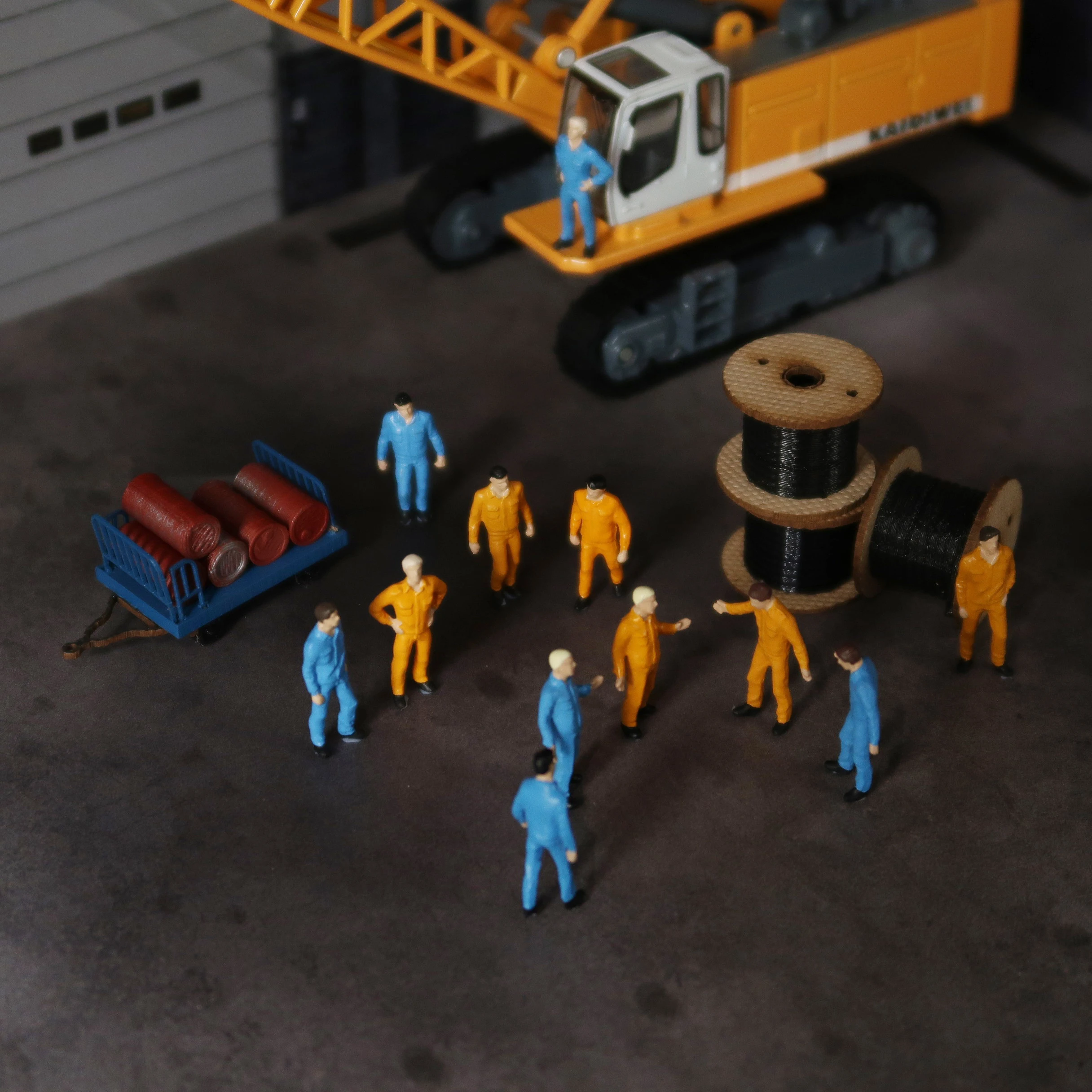 12PSC 1/87 Ho scale Worker Miniatures Figures Train Sand Table Model Scene Construction hobby tool Macro photography Diorama | Игрушки и
