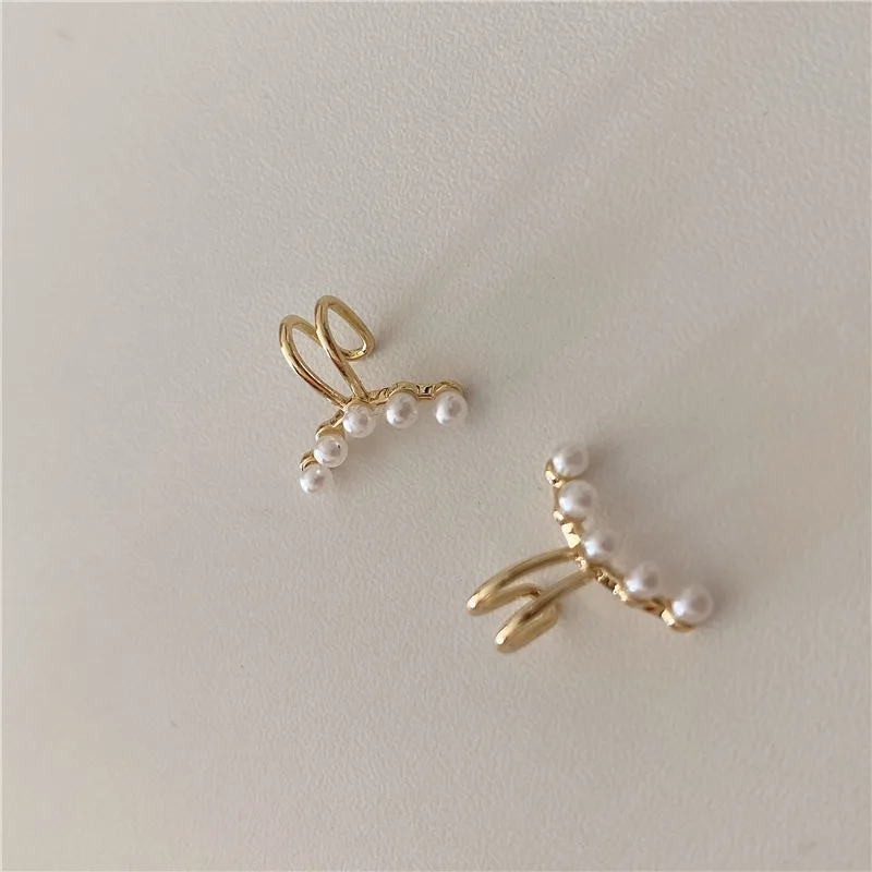 

Korean retro Elegant Pearl ear cuff Irregular Gold Color Ear Clip for Women Wedding Aesthetic Jewelry Accessories