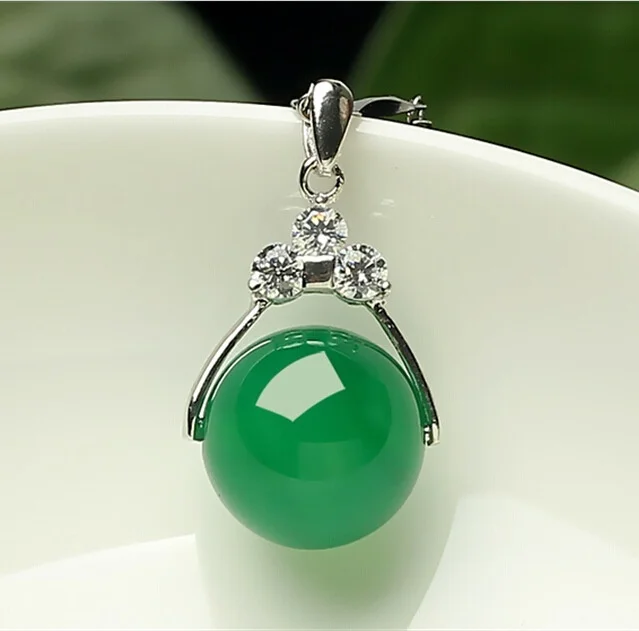 

Jade Wholesale, Natural Agate, Chalcedony, Pearl Pendant, Female Goods, Pendant, Red, Green, and Two Colors.