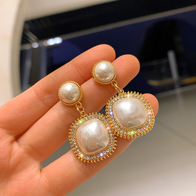 New Fashion Bowknot Oversized Pearl Drop Earrings For Women Shining Crystal Golden Metal Earrings Wedding Party Jewelry