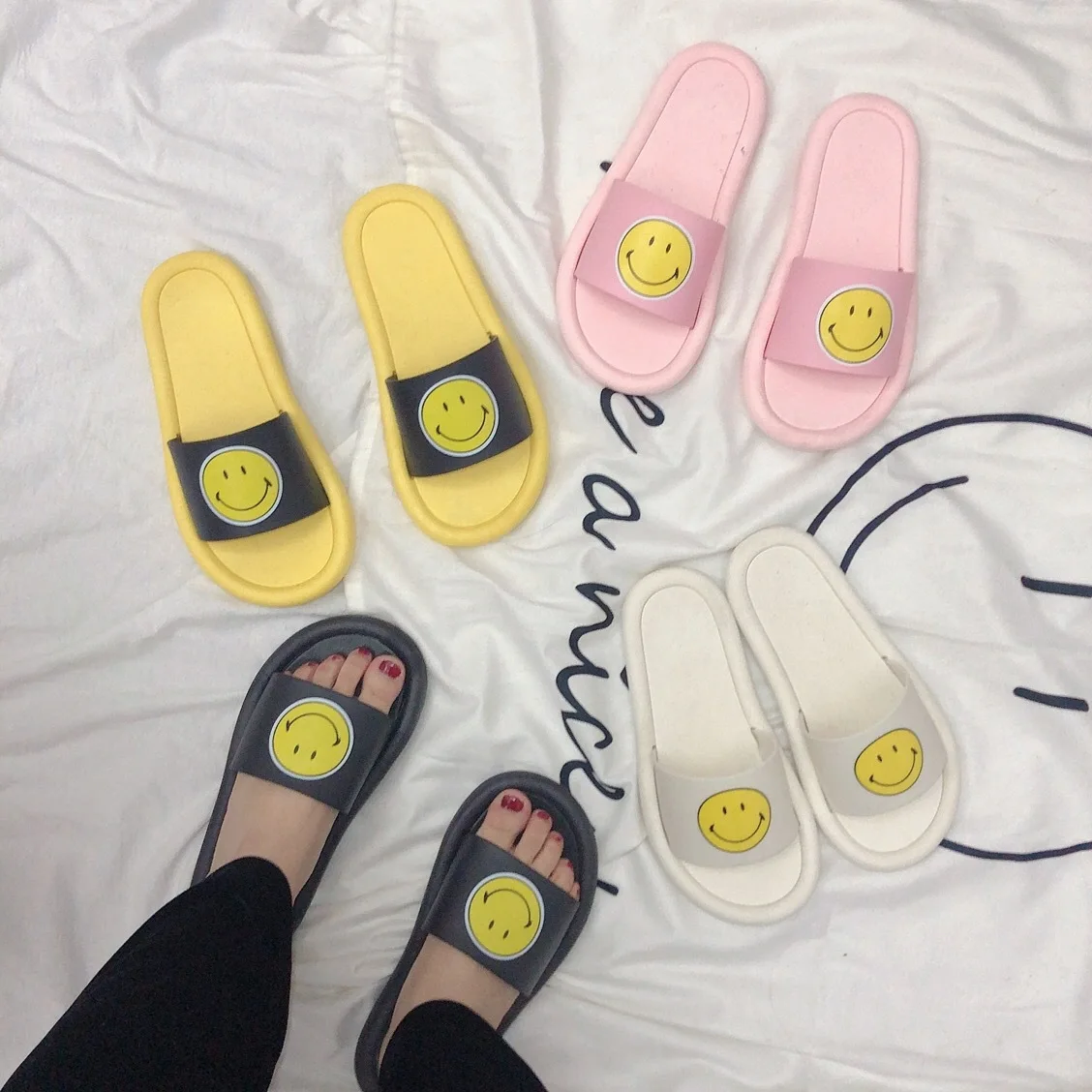 

Slipper female outside wearing net red cool drag summer couple family hundred 2021 new flat-bottomed casual bath wear-resistant