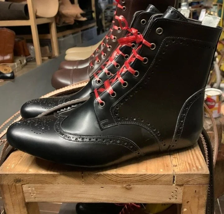 

High Quality Fashion Men Pu Leather Vintage Boot Wingtip Lace-up Boot Casual Classic Male Martin Boot Zapatos De Hombre 4M281