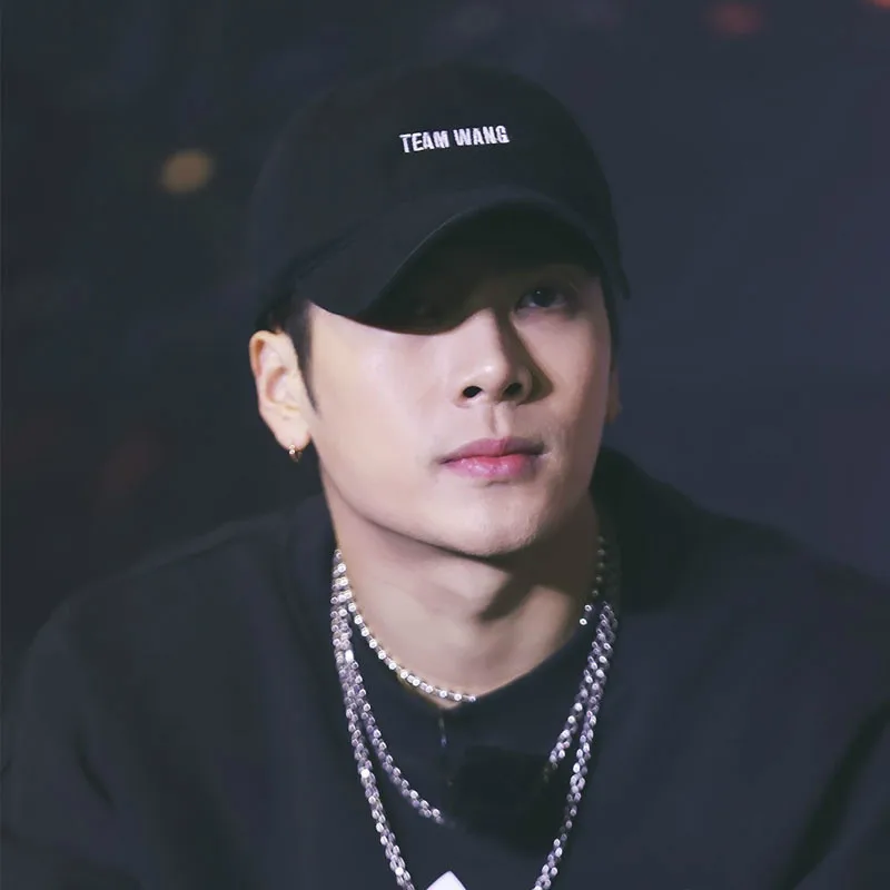 

Star Jackson Wang Team Wang Letter Embroidery Baseball Cap Rap Leisure Black White Hats Harajuku Hat Hip Hop