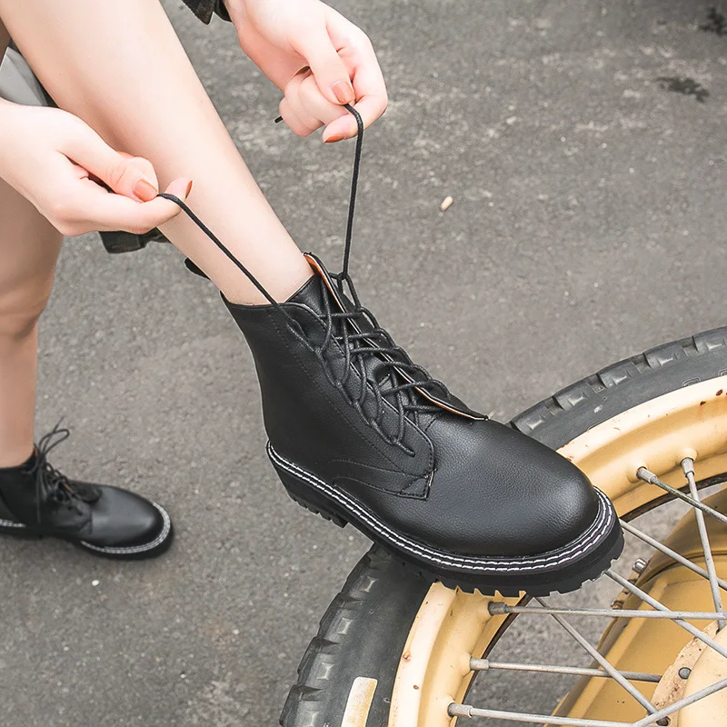 Cena Rozmiar 35 40 Chunky buty motocyklowe dla kobiet jesień 2019 moda okrągłe Toe sznurowane buty bojowe Martin damskie buty zimowe śnieg