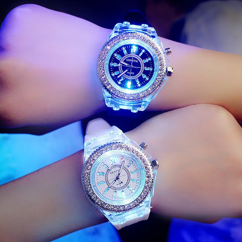 Reloj digital estilo pulsera de silicon con luz led economico—