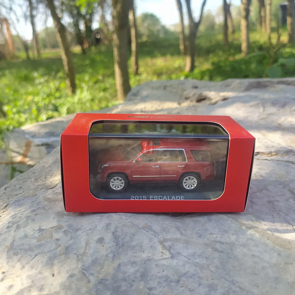 1:64 Cadillac 2015 Escalade Suv литая модель |