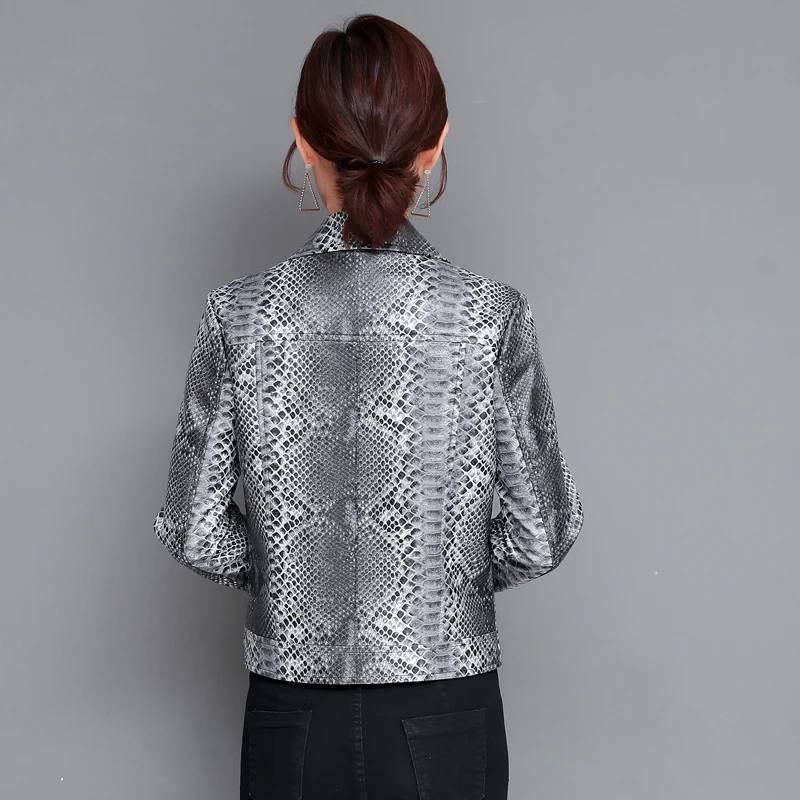 Autumn Winter Serpentine Color Short Leather Coat Motorcycle Jacket Women Biker Jacket Plus Size 4XL Ladies Leather Jacket