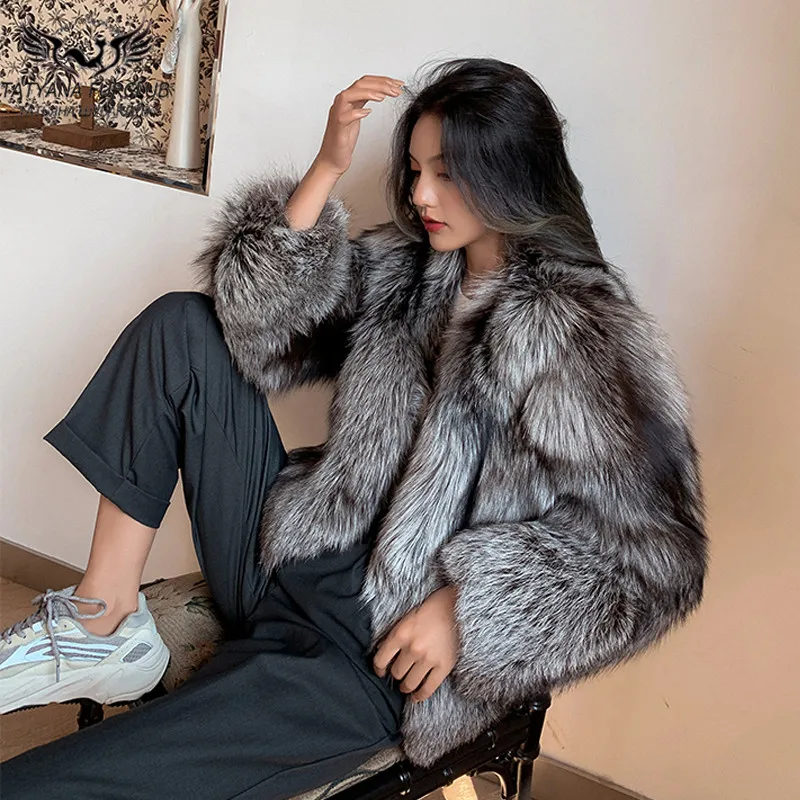 

Fashion Women Short Real Silver Fox Fur Coats Winter 2020 New Natural Whole Skin Genuine Fox Fur Jackets V-Neck Luxury Overcoats