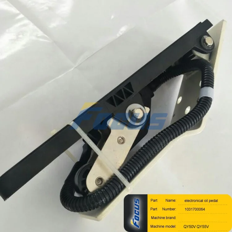 Truck Crane Spare Parts QY50V QY50V532 QY55V Electronical oil pedal 1031700064