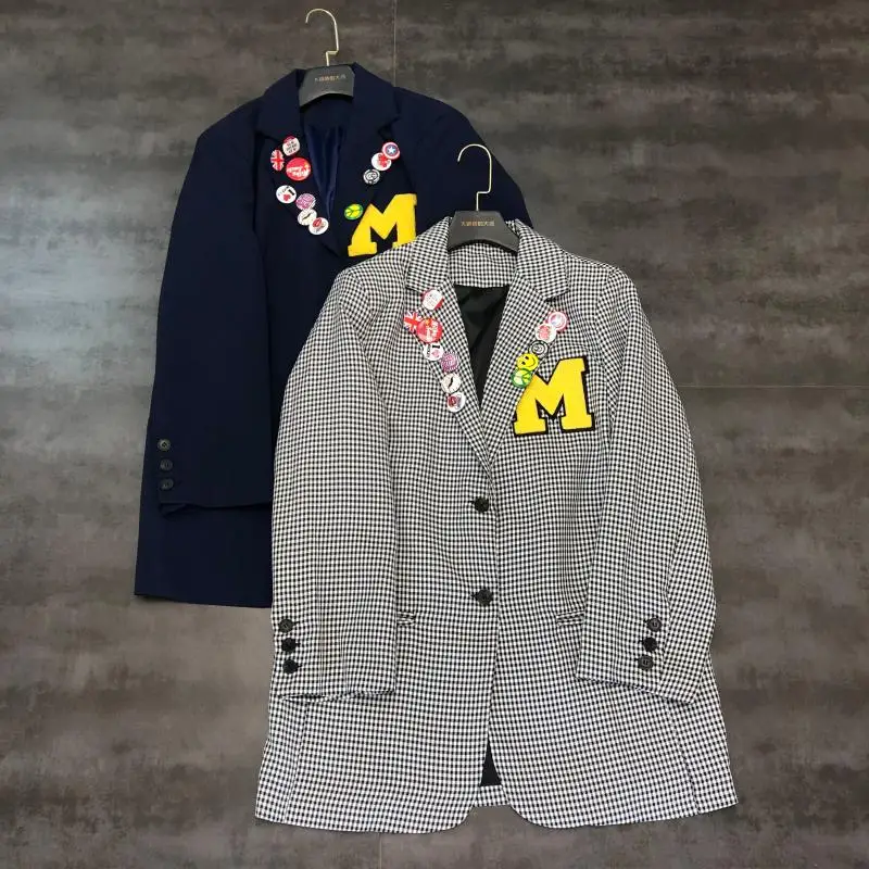 

2019 autumn new letter labeling badge design lattice long suit jacket