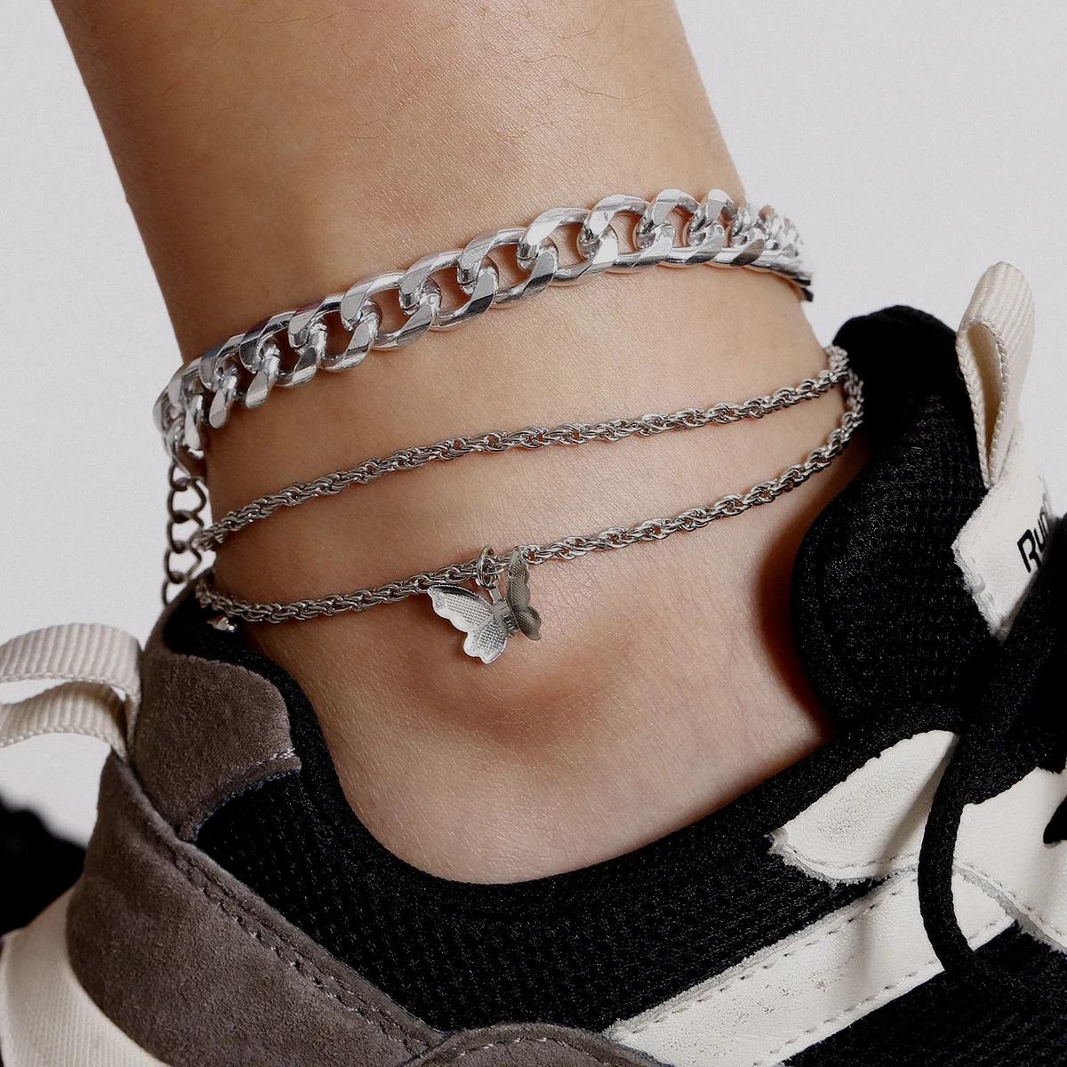 2020 New Simple Chian Butterfly Pendant Anklets For Women Gold Silver Color Twisted Chian Ankle Bracelet on Leg Foot Jewelry 2020 New Simple Chian Butterfly Pendant Anklets For Women Gold Silver Color Twisted Chian Ankle Bracelet on Leg Foot Jewelry