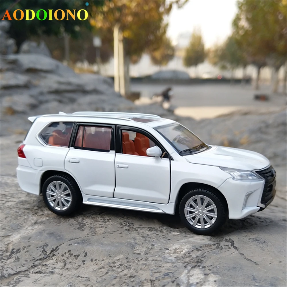 1:32 весы Lexus LX570 литая задняя модель автомобиля литая под давлением металлическая игрушка транспортные средства со звуковым светильник 6 открывающихся дверей для детей Детский подарок