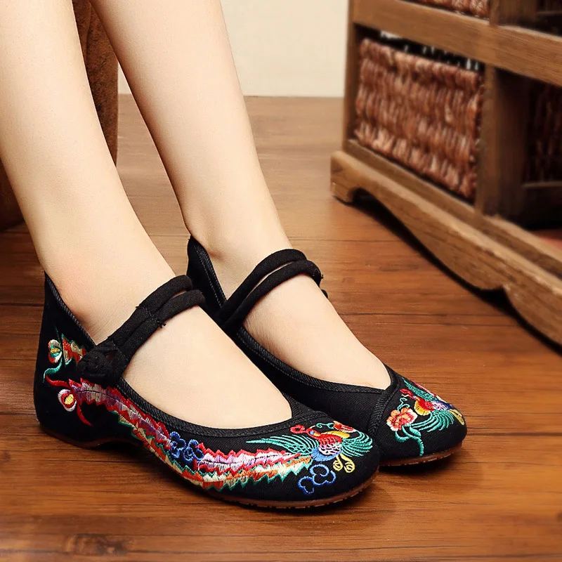 

Fashion embroidered flowers shoes women comfortable soft bottom flats women's casual shoes