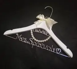 Персональная Свадебная Вешалка свадебное платье белая вешалка с жемчугом на заказ Проволока вешалка с именем подарок на девичник