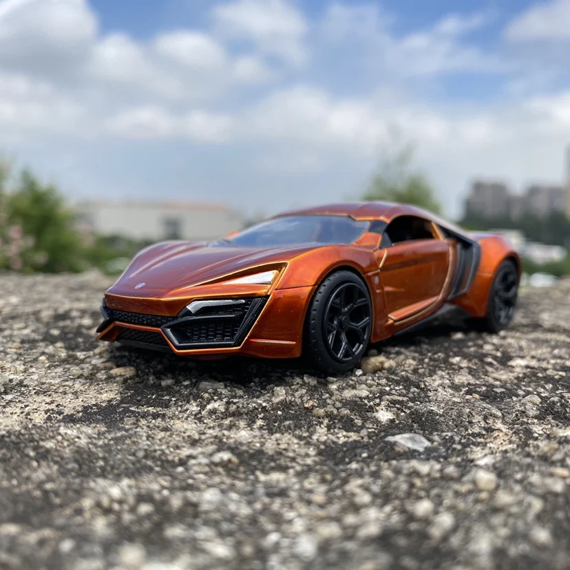 

Модель спортивного автомобиля, металлическая, литье под давлением