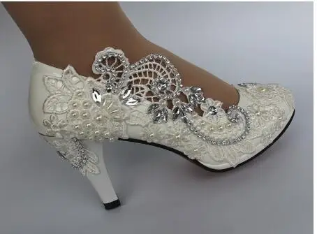 Кружевные балетки; свадебные туфли ручной работы на высоком каблуке; туфли с кристаллами и жемчугом; свадебные туфли - Цвет: Белый