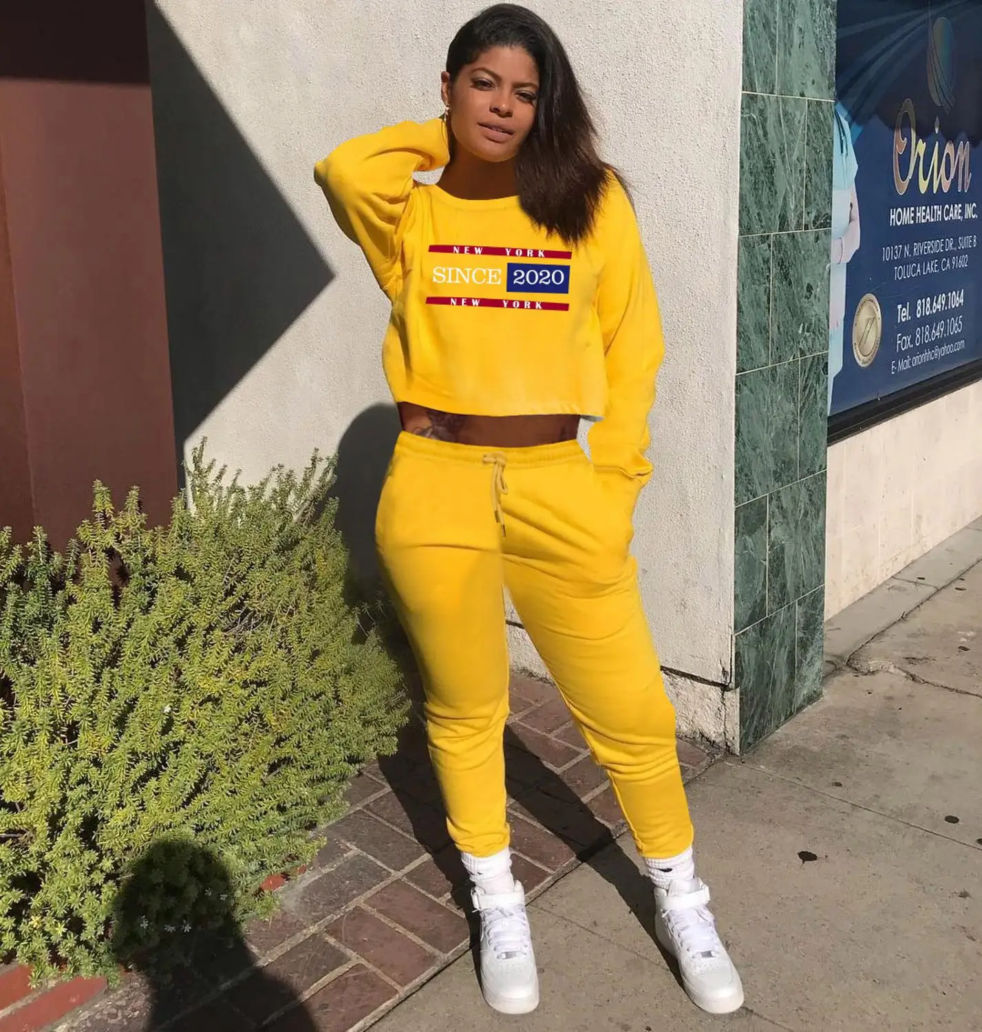 

2020 New Winter Womenâ€™s Set Letter Print Sweat Suits Long Sleeves Sweatshirt Crop Top And SweatPants Casual Two Piece Set Outfit