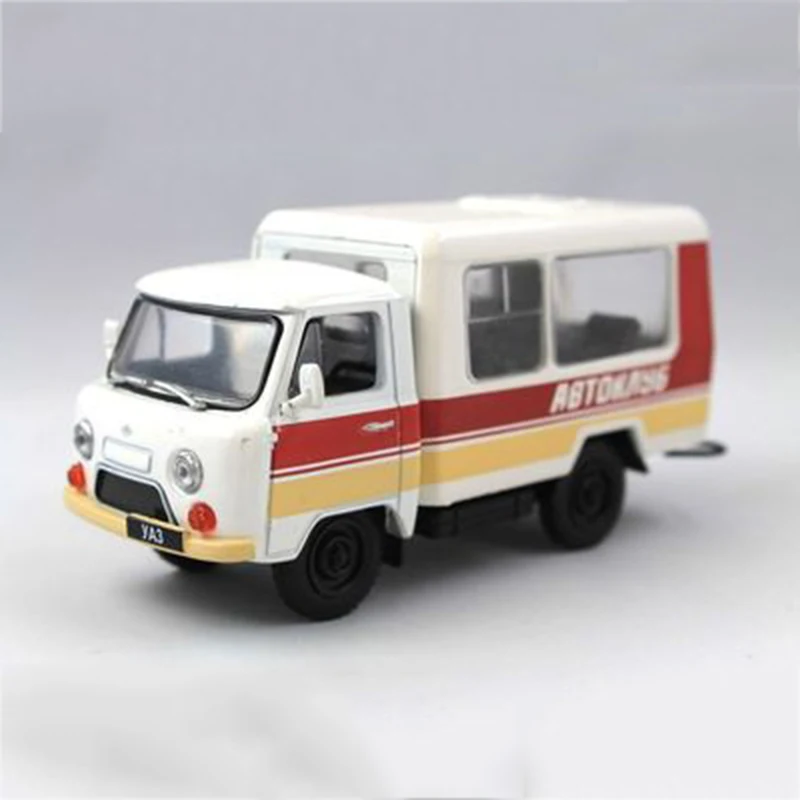 1/24 UAZ T12 Русская модель автомобиля Uzi литой Сплав ретро классический автомобиль