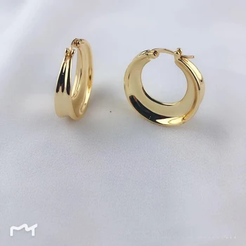 

2020 Winter New Style Celin Western Style CC Brass Plated 18K Gold-Tone Finish Circle Earrings For Girls earrings