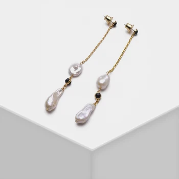 

Amorita boutique Simple and long natural pearl drop earrings