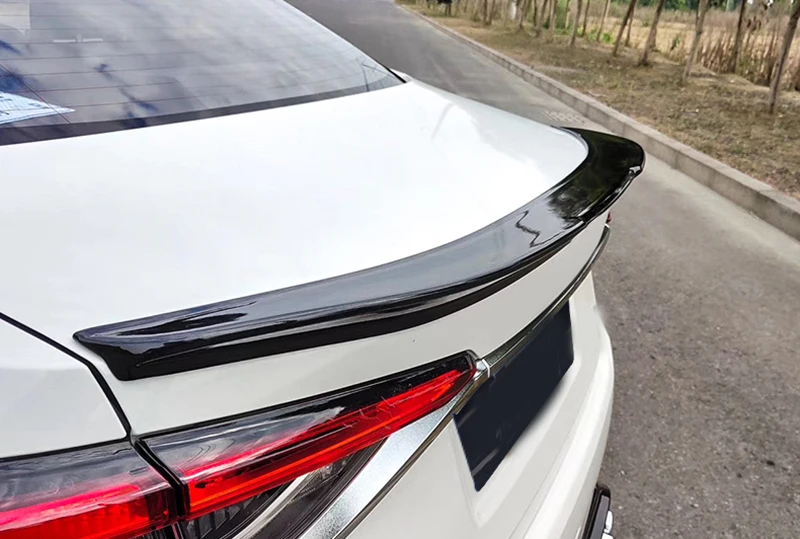 Задний спойлер для Toyota Corolla 2020 декоративный глянцевый черный из углеродного