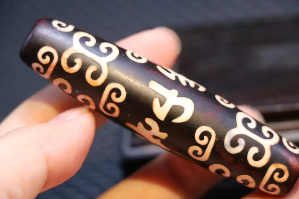 Unique Style Magic Power Tibetan Old Agate Lucky Cloud 6 OM Words Long dZi Bead Totem Amulet LKbrother Talisman UPS1216AQrs