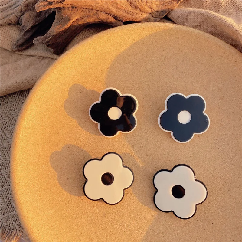 

New Flower Hair Clips Black White Acrylic Barrettes Floral Geometric Korean Small Size Side Pins Ins Girl Women Accessories