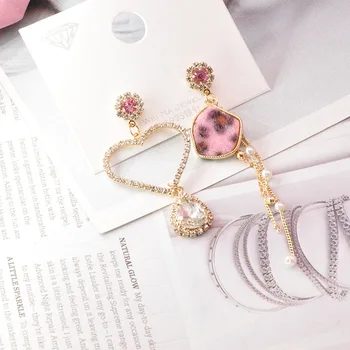 

Exquisite Classic Elegant Simple Non-symmetrical Pearl Crystal Earrings Elegant Long Tassels Heart Earrings Ear Stud