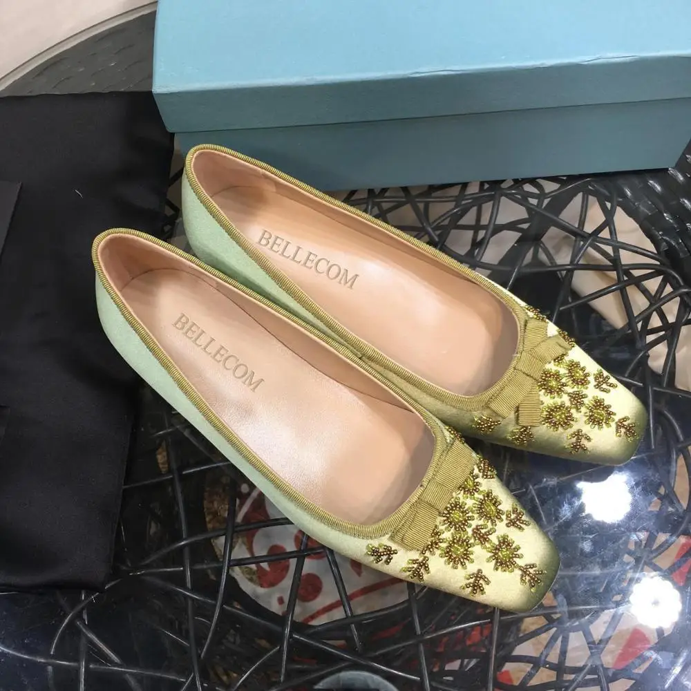 

BELLECOM 2019 spring and autumn Chinese style retro bow embroidery beaded silk flat leather women's shoes