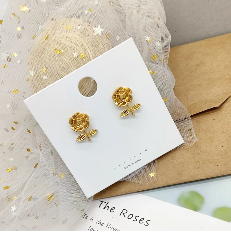 Темпераментные большие серьги винтажные матовые золотые трехмерные резные