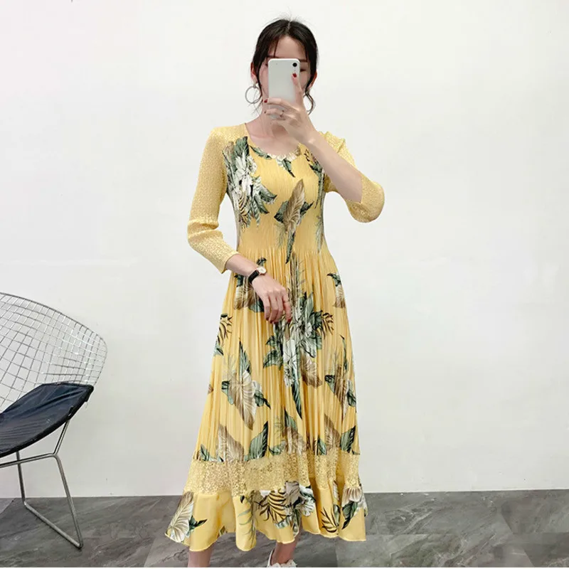 

LANMREM 2020 New Spring O-neck Print Pullover Dress Women Vintage Slim Was Thin Temperament Office Lady Pleated Dress Tide PD521