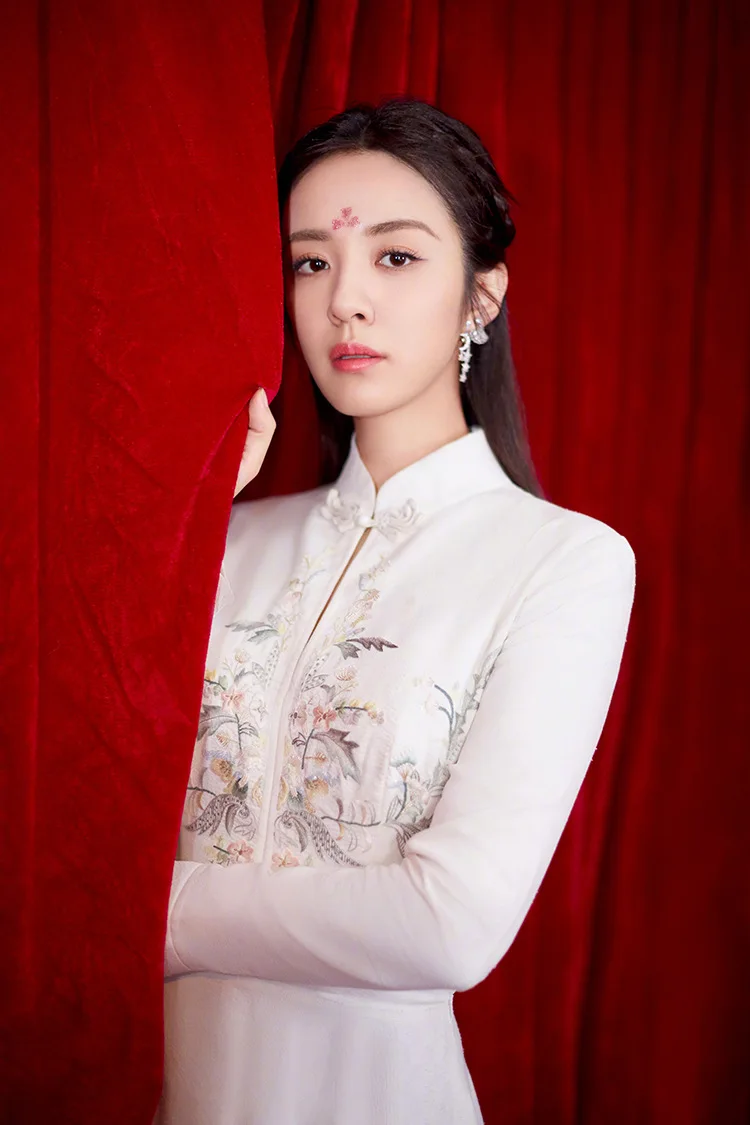 Китайское Стильное женское платье весеннее винтажное cheongsam цветочное Вышитое Платье макси с длинным рукавом облегающее и расклешенное белое вечерние платье