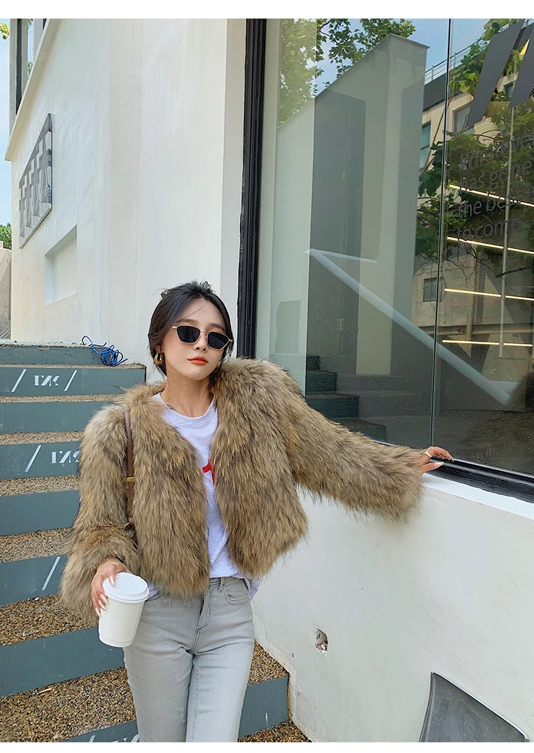 Faux Raccoon Fur Coat for Women Winter Warm Long Sleeves Cardigan Design Short Women Fur Coat