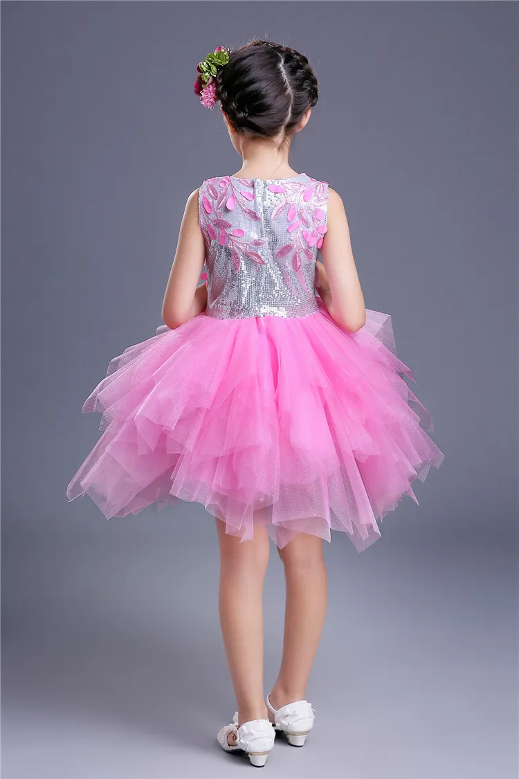 Детский костюм с аппликацией в виде листьев праздничный танцевальный детское