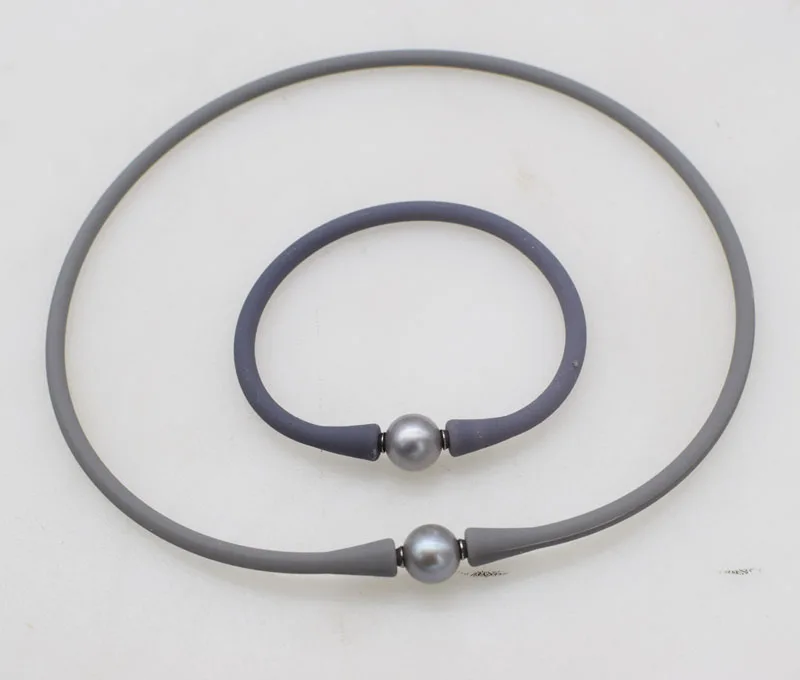 

1 комплект пресноводного жемчуга ближнего белого цвета 10-11 мм и силиконовое ожерелье браслет